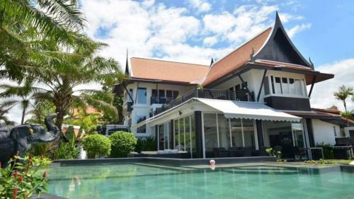 Villa Divinity