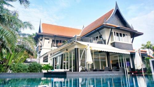 Villa Divinity
