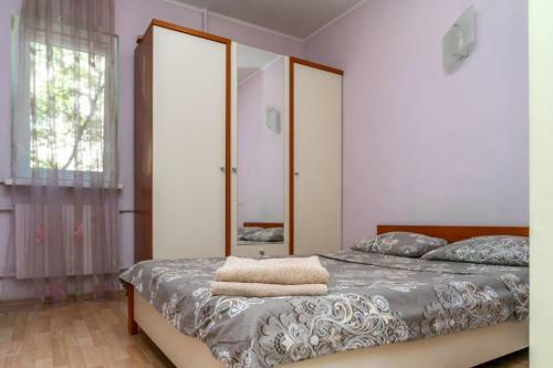 Apartment On Dovzhenka 3