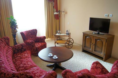 Erney Laz Hotel