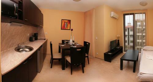 Aparthotel Gallery Suites