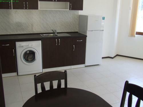 Hostal Asparuhov Guest Rooms And Apartments