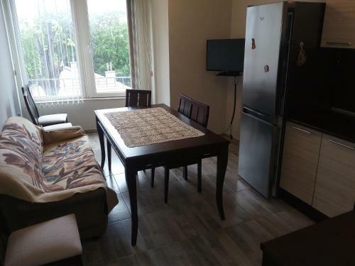 Hostal Asparuhov Guest Rooms And Apartments