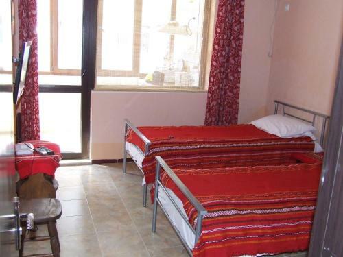 Hostal Asparuhov Guest Rooms And Apartments