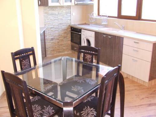 Hostal Asparuhov Guest Rooms And Apartments