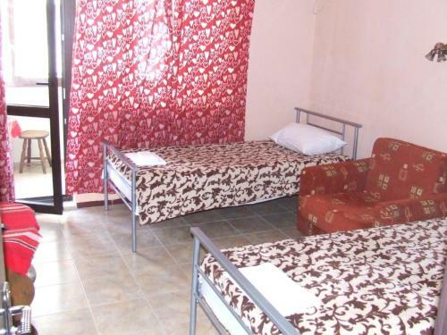 Hostal Asparuhov Guest Rooms And Apartments