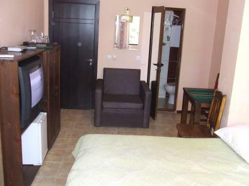 Hostal Asparuhov Guest Rooms And Apartments