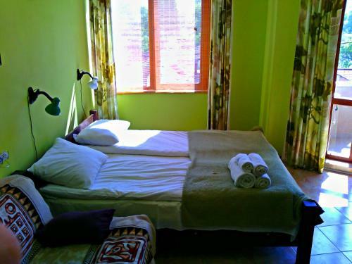 Hostal Asparuhov Guest Rooms And Apartments
