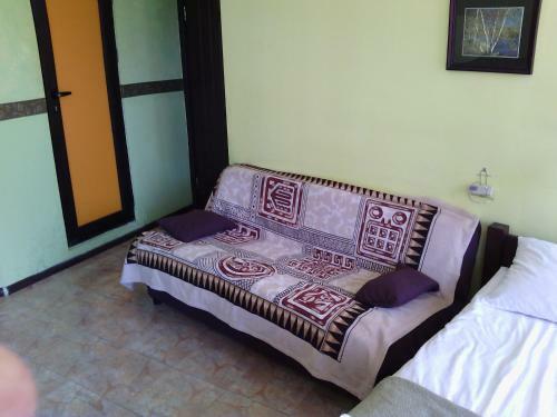 Hostal Asparuhov Guest Rooms And Apartments