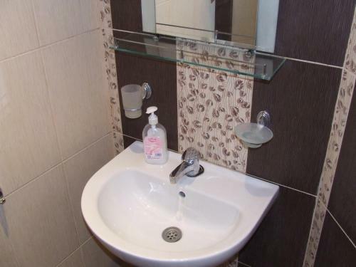 Hostal Asparuhov Guest Rooms And Apartments