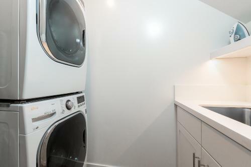 3440 Saint Deyns St House