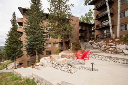 Storm Meadows East Slopeside - Se050