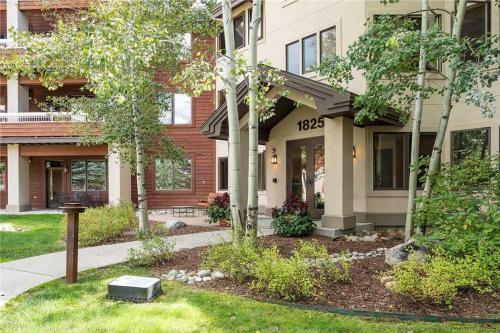 3101 Champagne Lodge, Trappeur's Crossing