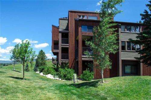 West Condominiums - W3506