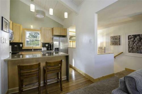 West Condominiums - W3536