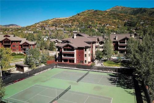 2110 Timberline Lodge, Trappeur's Crossing