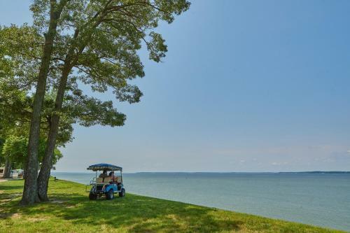 Grey's Point Camp Cottage 7
