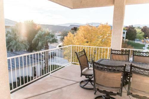 1714 Lp Elevator Access, Pack N` Play, High Chair, Stroller, Games, Pool Views And More