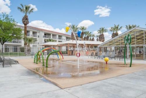 1714 Lp Elevator Access, Pack N` Play, High Chair, Stroller, Games, Pool Views And More