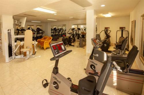 1714 Lp Elevator Access, Pack N` Play, High Chair, Stroller, Games, Pool Views And More