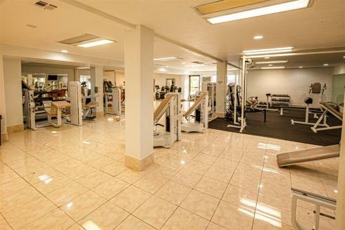 1714 Lp Elevator Access, Pack N` Play, High Chair, Stroller, Games, Pool Views And More