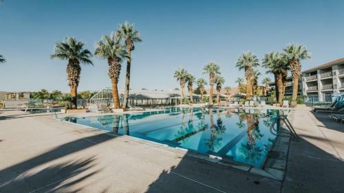 1714 Lp Elevator Access, Pack N` Play, High Chair, Stroller, Games, Pool Views And More