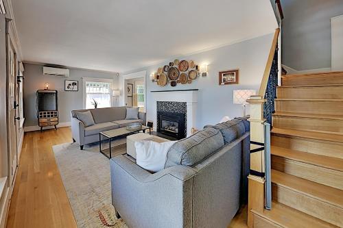 2805 23rd Ave W Home