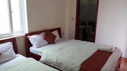 Sunshine Hotel