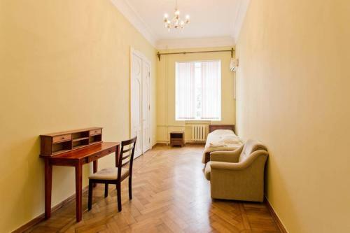 5 Room Apartment