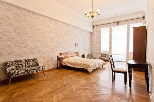 5 Room Apartment