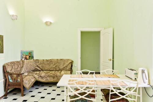 5 Room Apartment