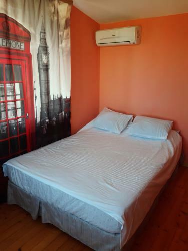 Hostal Crystal Guest House