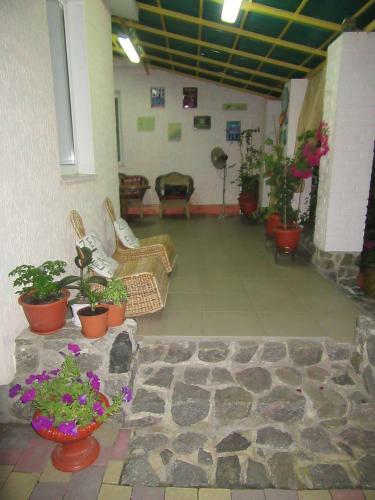 Hostal Crystal Guest House