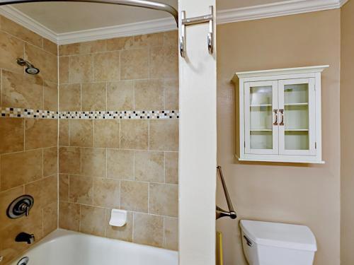 474 Capri Dr Home
