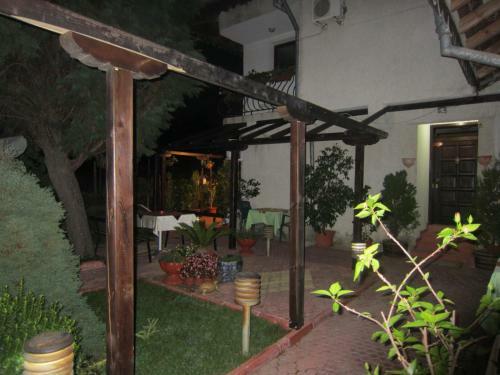 Hostal Guest House Delphini