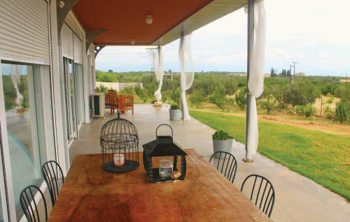 Four-bedroom Holiday Home In Ancient Sikyona