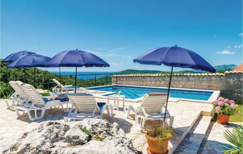 Three-bedroom Holiday Home In Radovcici