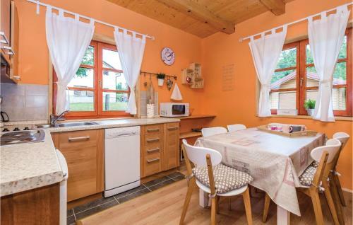 Two-bedroom Holiday Home In Licki Osik