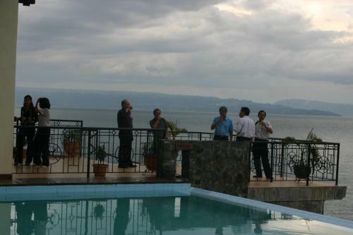 Tiara Bunga Hotel & Villa