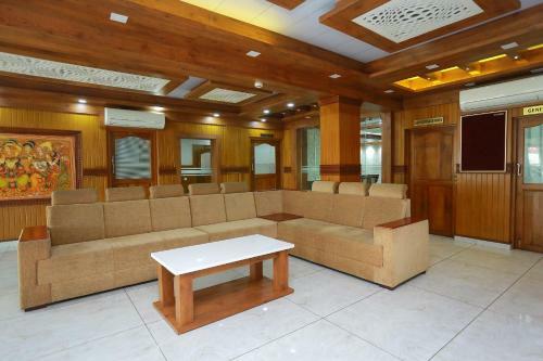 Hotel Capital O 14702 Kovilakam Residency