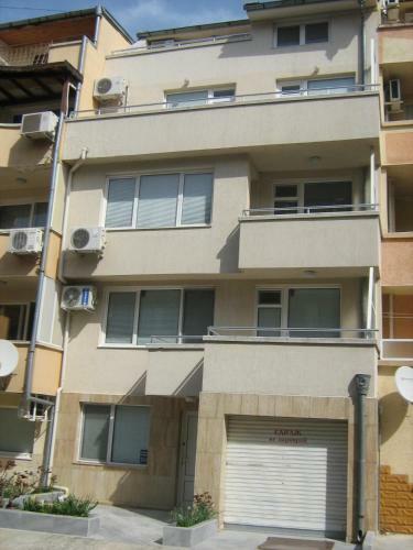 Hostal Guest House Slavi