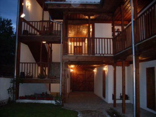Hostal Tsutsovi House