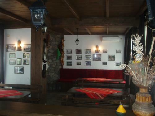 Hostal Mania Guest House