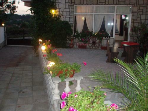 Hostal Mania Guest House