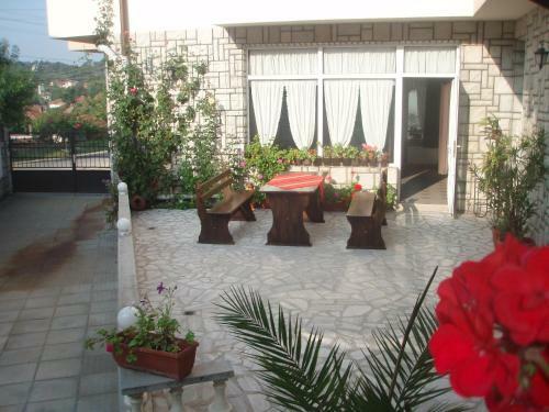 Hostal Mania Guest House