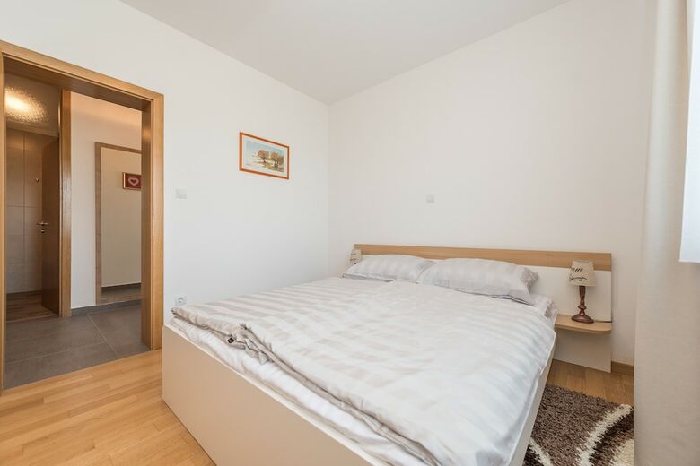 Apartments Kljajic