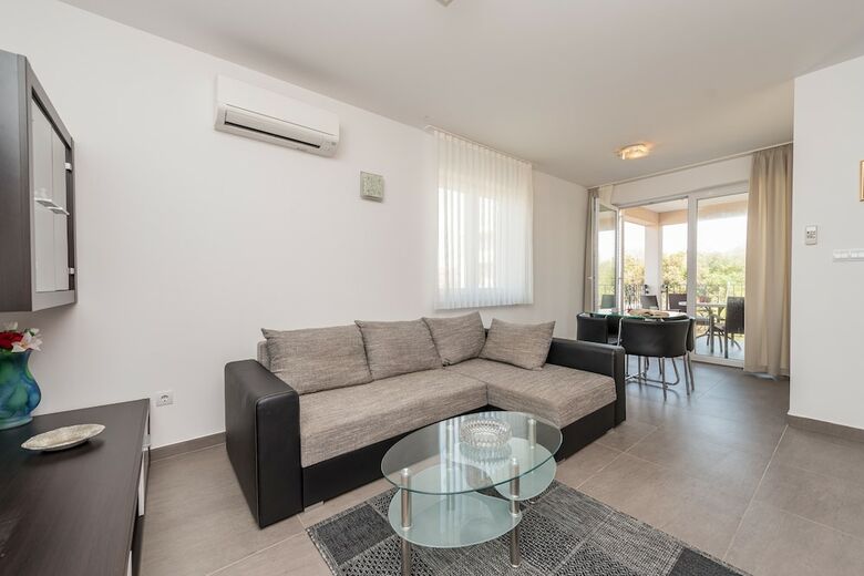 Apartments Kljajic