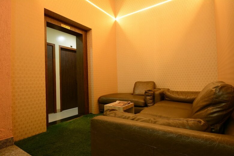 Capital O 61317 Hotel Gandharva Residency