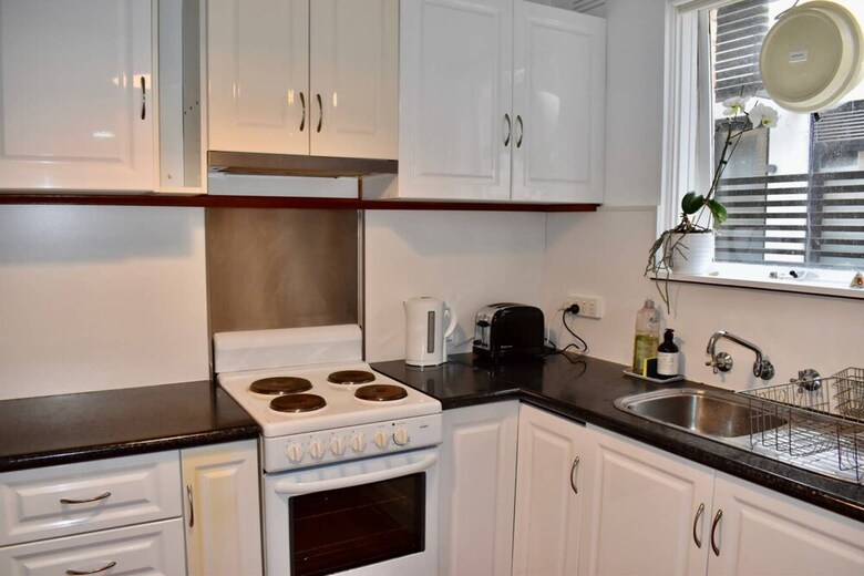 Charming 1 Bedroom Apartment In Leafy Green Hawthorn