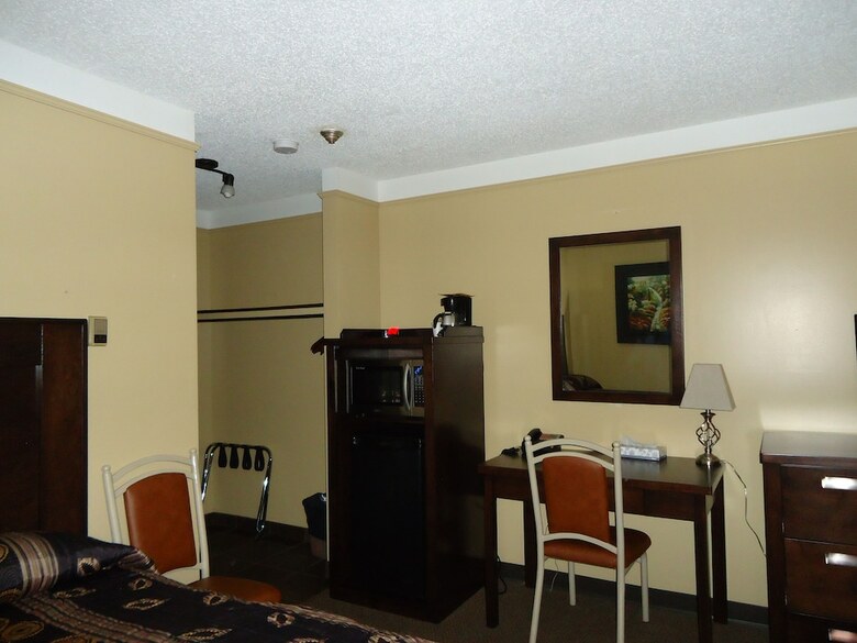 Hotel River Inn